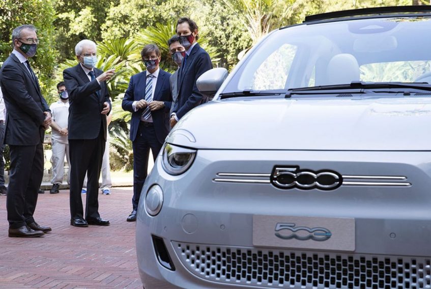 ДЕБЮТ НОВОГО FIAT 500 В ПРЕЗИДЕНТСЬКОМУ ПАЛАЦІ І В ПАЛАЦІ ПРЕМ’ЄР-МІНІСТРА