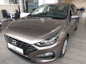 Hyundai i30 1.5 Comfort 6AT