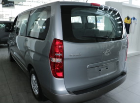 Hyundai H-1 2.5 8-Business 5AT