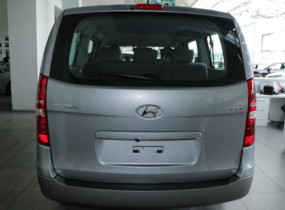 Hyundai H-1 2.5 8-Business 5AT