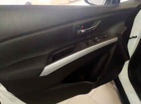 SUZUKI New SX4 1.6L 4WD GL 5MT