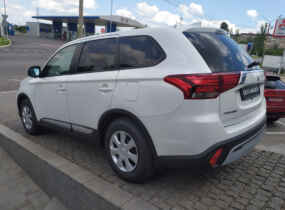 Mitsubishi Outlander Invite