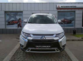 Mitsubishi Outlander Invite