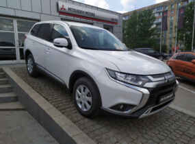 Mitsubishi Outlander Invite