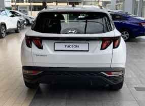 Hyundai Tucson NX4 2.0 Express 2WD МТ