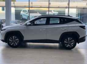 Hyundai Tucson NX4 2.0 Express 2WD МТ