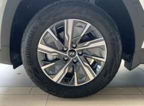 Hyundai Tucson NX4 2.0 Express 2WD МТ