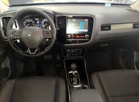 Mitsubishi Outlander Ultimate 2,4