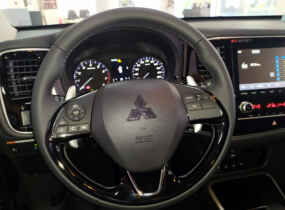 Mitsubishi Outlander Ultimate 2,4