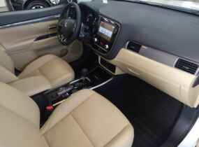 Mitsubishi Outlander Ultimate 2.4 CVT