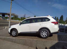 Mitsubishi Outlander Inform 2,0