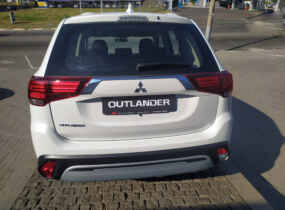 Mitsubishi Outlander Inform 2,0