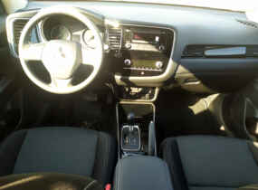 Mitsubishi Outlander Inform 2,0