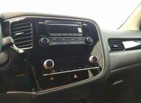 Mitsubishi Outlander Inform 2,0