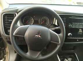 Mitsubishi Outlander Inform 2,0