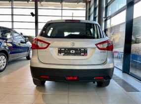 SUZUKI New SX4 1.6L 4WD GL 5MT