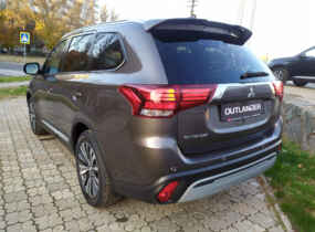 Mitsubishi Outlander Ultimate 2.4 CVT