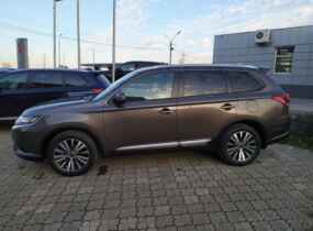 Mitsubishi Outlander Ultimate 2.4 CVT