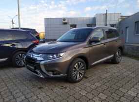 Mitsubishi Outlander Ultimate 2.4 CVT