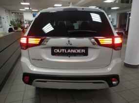 MITSUBISHI Outlander Invite