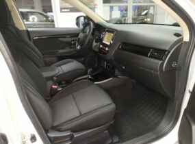 MITSUBISHI Outlander 2.0 CVT Invite