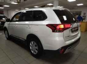 MITSUBISHI Outlander 2.0 CVT Invite