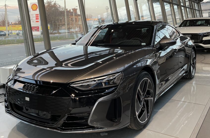 Динамічний і потужний Audi RS e-tron GT в наявності в Ауді Центр Дніпро
