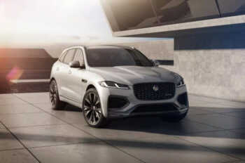 Jaguar F-PACE теперь представлено в версии R-Dynamic Black и становится более технологичным