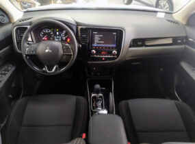 Mitsubishi Outlander 2.0 CVT Invite