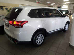 Mitsubishi Outlander 2.0 CVT Invite