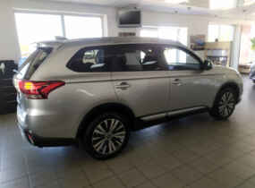 Mitsubishi Outlander 2.4 Instyle