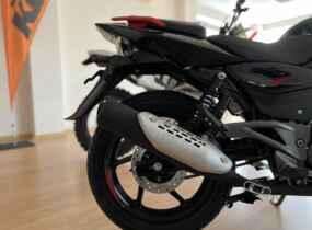 BAJAJ PULSAR 180 NEON