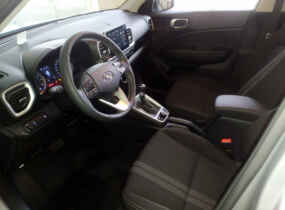 Hyundai Venue 1.6 AT Dynamic
