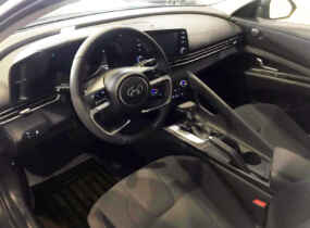 HYUNDAI ELANTRA CN7 1.6 COMFORT AT