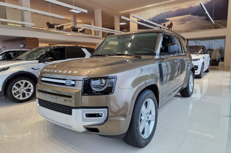 LAND ROVER DEFENDER