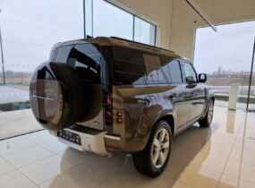 LAND ROVER DEFENDER