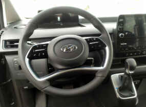 HYUNDAI Staria  2.2 CRDi VGT 8AT 2WD