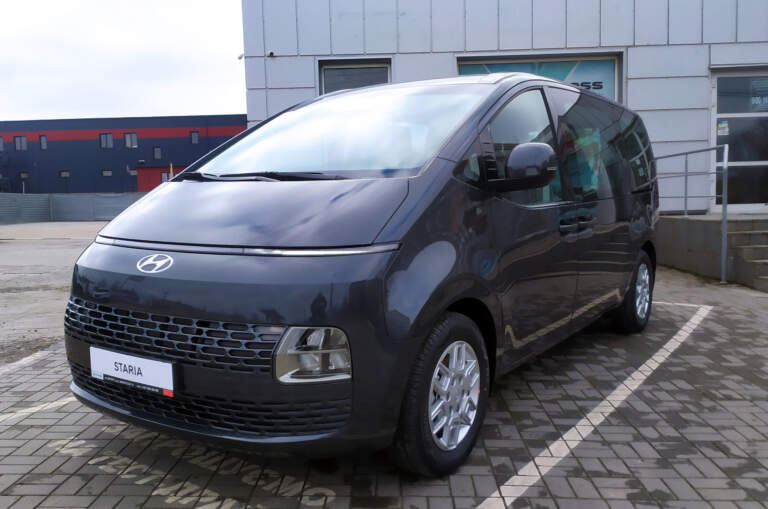 HYUNDAI Staria  2.2 CRDi VGT 8AT 2WD