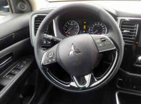MITSUBISHI Outlander Invite