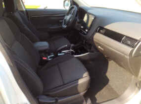 MITSUBISHI Outlander Invite