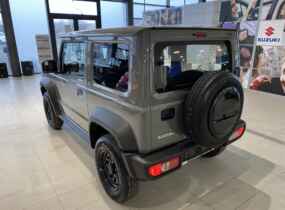 Suzuki Jimny 1.5 MT