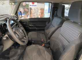 Suzuki Jimny 1.5 MT