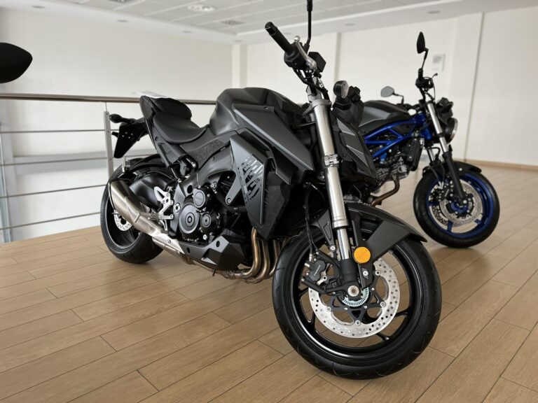 SUZUKI GSX-950W