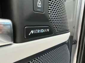 Land Rover Defender 110 SE