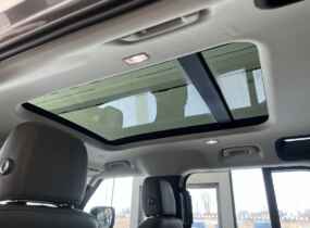 Land Rover Defender 110 SE