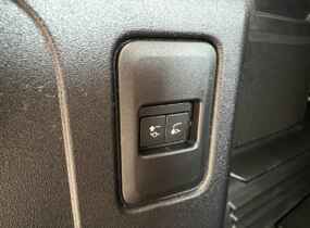 Land Rover Defender 110 SE