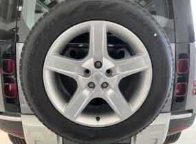 Land Rover Defender 110 SE