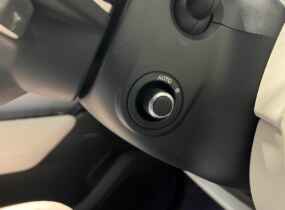 Land Rover Range Rover Velar  R-Dynamic SE