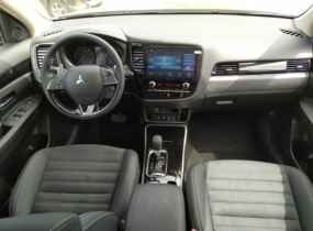 MITSUBISHI Outlander 2.4 CVT Instyle