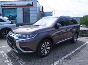 MITSUBISHI Outlander 2.4 CVT Instyle